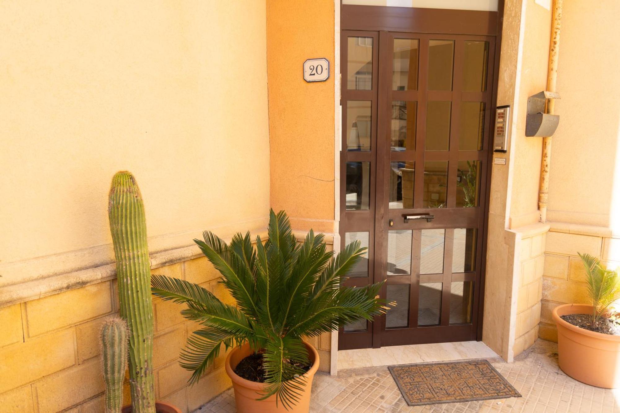 Un Girasole Sul Mare - & Apartment Trapani