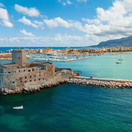 Un Girasole Sul Mare - Rooms & Apartment Trapani Exterior photo